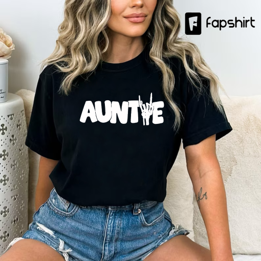 Auntie Shirt, Aunt Shirt, Cool Aunt Gift, Gift for New Aunt, Aunt Announcement Shirt, Cool Auntie T-shirt, Auntie Gifts, Sister Gift