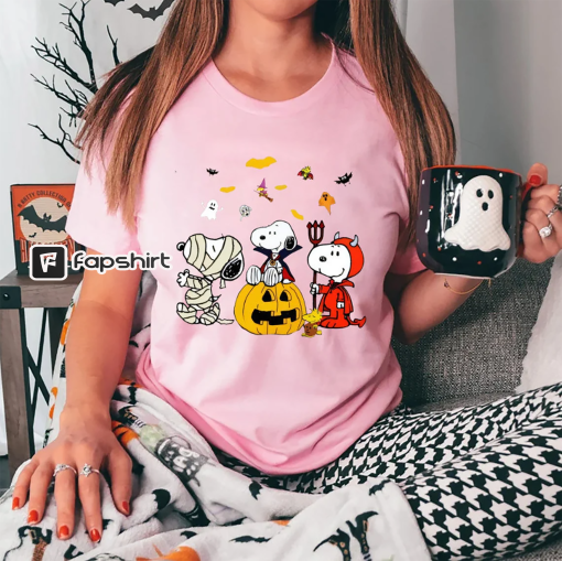 Dog Autumn Pumpkin Unisex T-shirt, Retro Snoopy Halloween Shirt, Vintage Snoopy Fall Shirt, Pumpkins Shirt, Peanuts Halloween,Fall Shirt