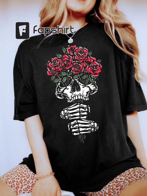 Comfort Colors Skull With Red Roses Shirt, Floral Skull T-shirt, Unisex Gothic Shirt, Rose Skeleton Sweatshirt, Day of the Dead Tee, Skull