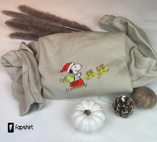 Cute Snoo.py Christmas Tree Embroidered Sweatshirt,Fall and Winter Clothing,Sn.oo.py Crew Neck Sweatshirt,Christmas Embroidered Crew Neck