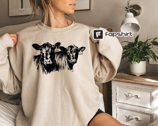 Cow Sweatshirt, Cow Shirt, Western Crewneck Comfort Sweatshirt Cottagecore Clothing Cow Sweater, Comfort Western Wear Gifts for Cow Lovers