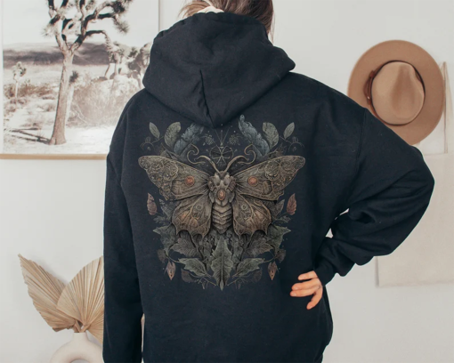 Vintage Moth Hoodie Nature Forest Sweatshirt Cottage Core Hoodie Fairycore Top Goblin Core Street Wear Trendy Woodland Shirt Green Witch