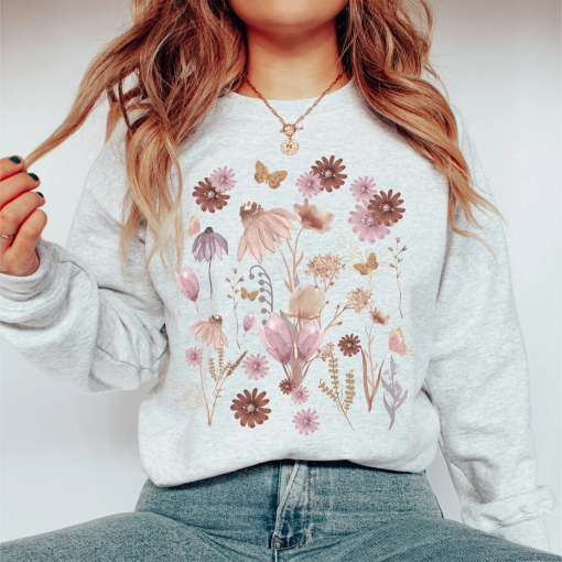 Vintage Pressed Flowers Floral Pullover Sweatshirt Boho Cottagecore Crewneck Pastel Botanical Oversized Wildflowers Sweatshirt Fairycore