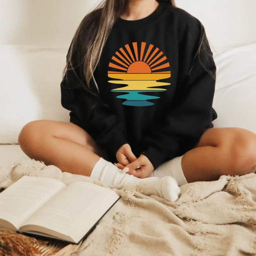 Retro Sunset Sweatshirt ,Sunset Sunrise Hoodie, Cozy Sweatshirt ,Hiking Sweatshirt, Outdoor Sweatshirt Mountain ,Beach Shirt