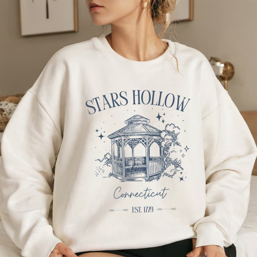 Stars Hollow Connecticut Sweatshirt Gilmore Girls Sweatshirt Cozy Fall Sweater Vintage Style Stars Hollow Sweater Gilmore Girls Merch Gift