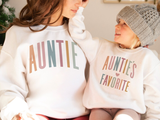 Auntie & Me Sweatshirts – Auntie And Auntie’s Favorite Multi – New Aunt To Be – Matching Top – Gift From Sister – Unisex Crewneck Sweatshirt