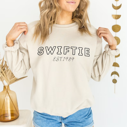 Vintage Style Swiftie Sweatshirt – Taylor Swift Est.1989 Fan Gift, Christmas Gift for Women