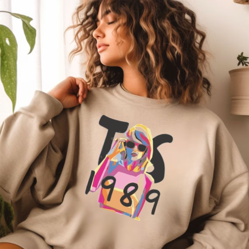 Youth Swiftie 1989 Hoodie, Swiftie Valentine Day Hoodie, Trendy Sweatshirt, Swiftie Shirt, Swiftie Sweatshirt, The Eras Tour Hoodie