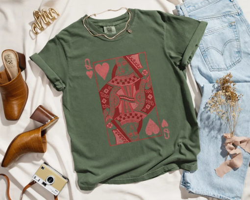 Queen of Hearts Shirt Mothers Day Gift, Comfort Colors Valentine TShirt, Retro Boho Vintage Graphic Tee, Alice in Wonderland Feminist Shirt