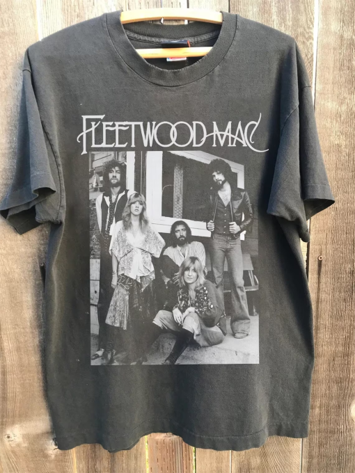 Comfort Color Fleetwood mac Music Tour 2023 ,Fleetwood mac World Tour Tshirt, Fleetwood mac Graphic Gift for men women unisex shirt