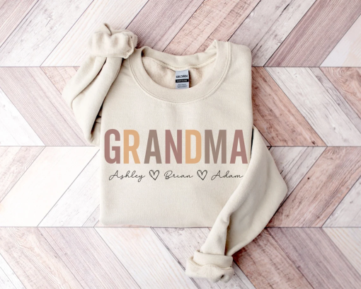 Personalized Grandma Sweatshirt with names | Grandma Heart Sweat | Custom Grandma Sweatshirt | Nana Sweatshirt | Grandma Gift