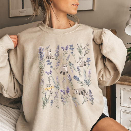 Flower Raccoon Sweatshirt, Floral Racoon Sweater, Lavender Trash Panda Crewneck, Lilac Raccoon Lover Birthday Gift, Cottagecore Wildlife Tee