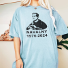 Alexei Navalny 1976-2024 Graphic T-Shirt Cotton Trendy T-Shirt Support Navalny Fight for Freedom Shirt In Memory of Navalny Resistance Flame