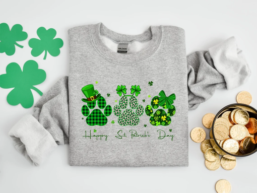 Happy St. Pawtrick’s Day Dog Paw Shirt,St Patrick’s Day Paws Shirt,Dog Paw St Paddys Day Shirt Gift For Dog Lover, St Patrick’s Womans Shirt