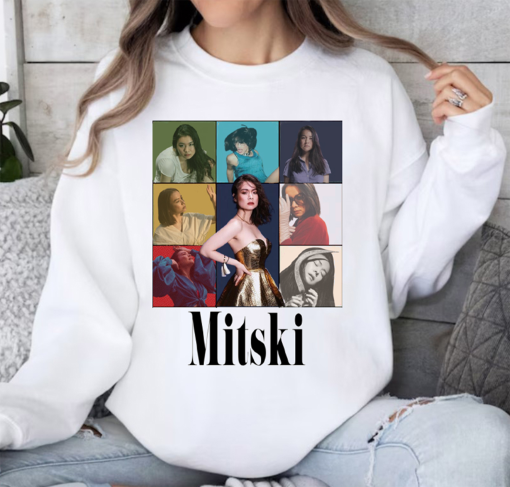 Retro Nicki Minaj T-shirt, Nicki Minaj Sweatshirt, Nicki Minaj Gift, Rapper Homage Graphic Shirt, Unisex T-shirt, Crew Shirt, Gift for Fan