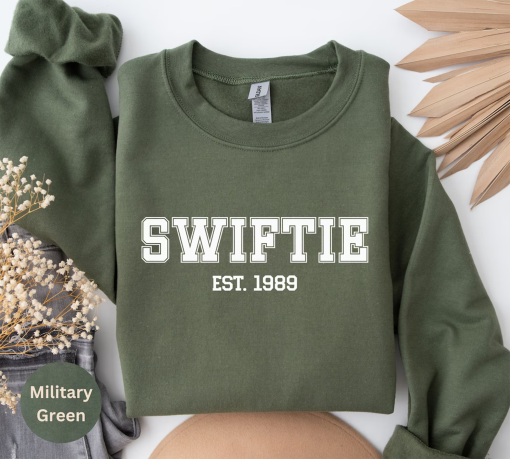 Vintage Style Swiftie Sweatshirt – Taylor Swift Est.1989 Fan Gift, Christmas Gift for Women