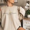 Personalised Winne The Pooh Mama Bear Est Jumper Sweatshirt Top Kids names on sleeve Gift for Mum, Nan, Gran Unique Meaningful Gift Ideas