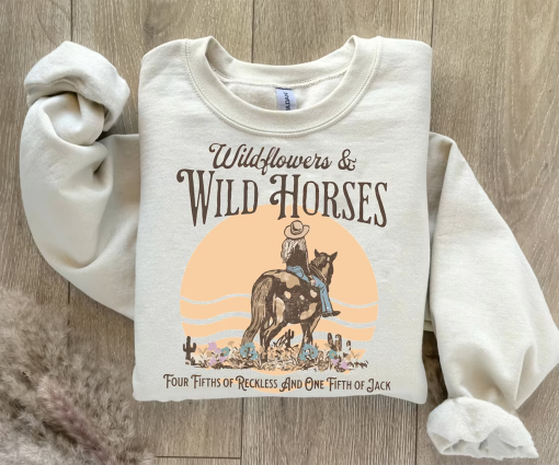 Nashville Shirt, Country Concert Top, Lainey Wilson Shirt, Wildflowers & Wild Horses, Western Shirt for Her, Oversized Rodeo T-Shirt