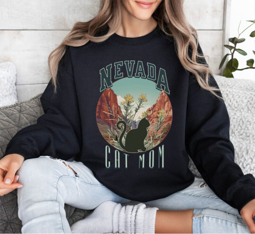 Nevada Cat Mom sweatshirt, States crewneck, moving away present for-her, cat mama gift, collegiate style sweater-shirt