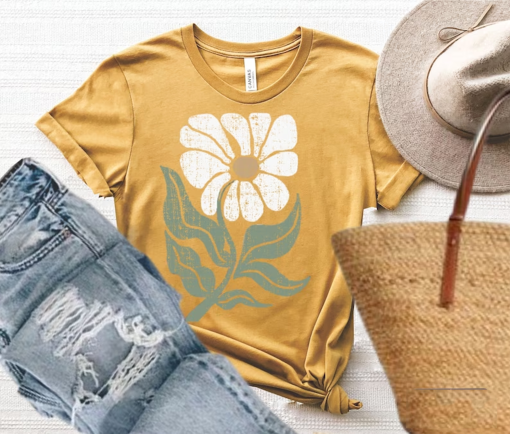 Boho Daisy ~ Flower Tee Shirt, Botanical Tee, boho Tee, wildflower shirt, plant shirt botanical shirt, retro floral T-shirt, gardener,trendy