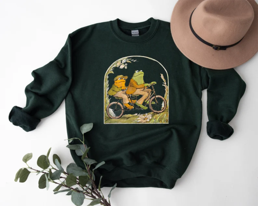 Frog And Toad Shirt, Vintage Classic Book Cover Shirt, Frog And Toad Sweatshirt, Frog Shirt, Retro Frog Shirt, Vintage Classic Book Shirt