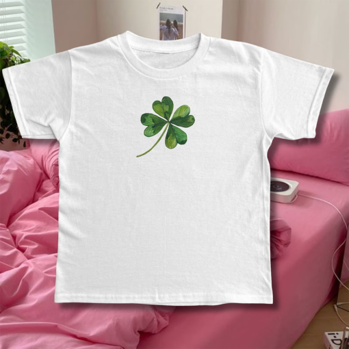 Four Leaf Clover crop top Cute y2k crop top St Paddys crop top Vintage Aesthetic Women’s T-Shirt Trendy