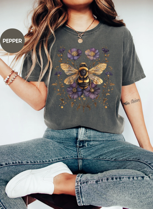 Vintage Floral Bee Shirt Queen Bee Gift For Nature Lover Cottagecore Tshirt Dark Academia Clothes