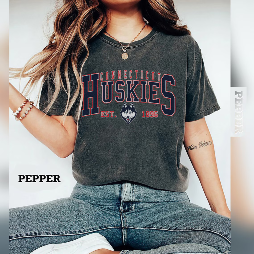 Comfort Colors® Vintage UConn Basketball Sweatshirt, Huskies Shirt tee, Huskies Basketball Crewneck, College Sweater, Basketball Fan Gifts