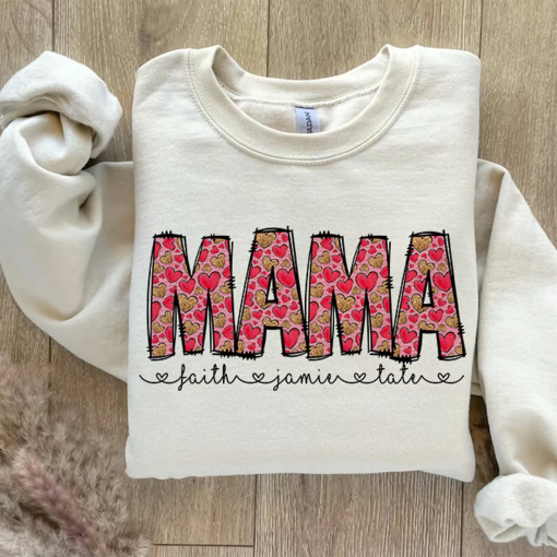 Heart Print Mama shirt, Hearts Mama shirt, Mama Design shirt with Kids Names, Custom Mama Hearts shirt, Mother’s Day Gift, Mama Design