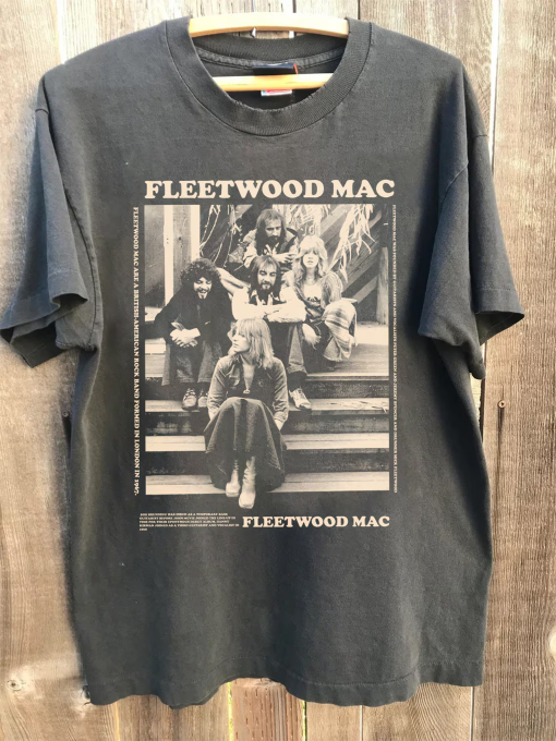 Comfort Color Fleetwood mac World Tour Tshirt, Fleetwood mac shirt ,Music Tour 2023 ,Fleetwood mac Graphic Gift for men women vintage shirt