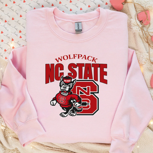 NC State Wolfpack North Carolina State University Retro Vintage Inspired Beat UNC Unisex Crewneck Sweatshirt shirt png totebag 01