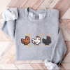 EMBROIDERED Stardew Valley Chicken Sweatshirt, Perfect Gift for Gamers, Stand out with Gaming-inspired Fashion, Handcrafted Gaming Apparel