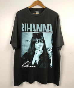 Rihanna bad girl riri T-shirt, 90s Rihanna…