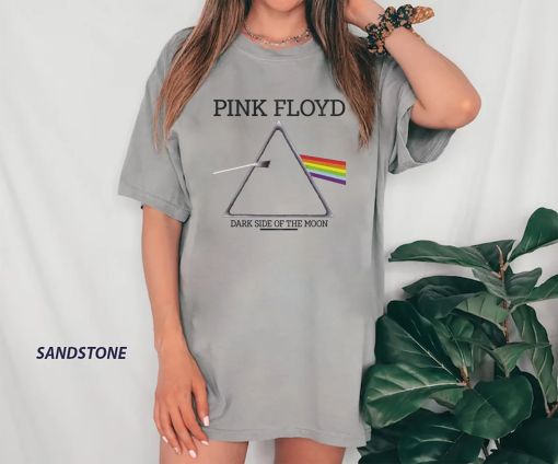 Comfort color Pink Floyd Dark Side of the Moon Black Distressed Fitted 30/1 Cotton Tee T-Shirt Shirt