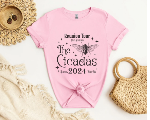 Retro Cicada Emergence Shirt, 2024 Cicadas Reunion Tour Tee, Vintage Bug Summer Graphic Cottagecore Tshirt, Insect Nature Lover Gift for Her