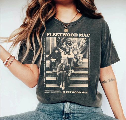 Comfort Color Fleetwood mac World Tour Tshirt, Fleetwood mac shirt ,Music Tour 2023 ,Fleetwood mac Graphic Gift for men women vintage shirt