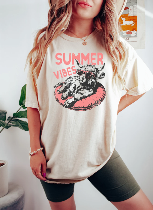 Funny Summer Vibes Shirt, Funny Cow Shirt, Highland Cow Shirt, Beach Shirt, Hello Summer Shirt, Highland Cow Lover Gift, Cow Lover Shirt