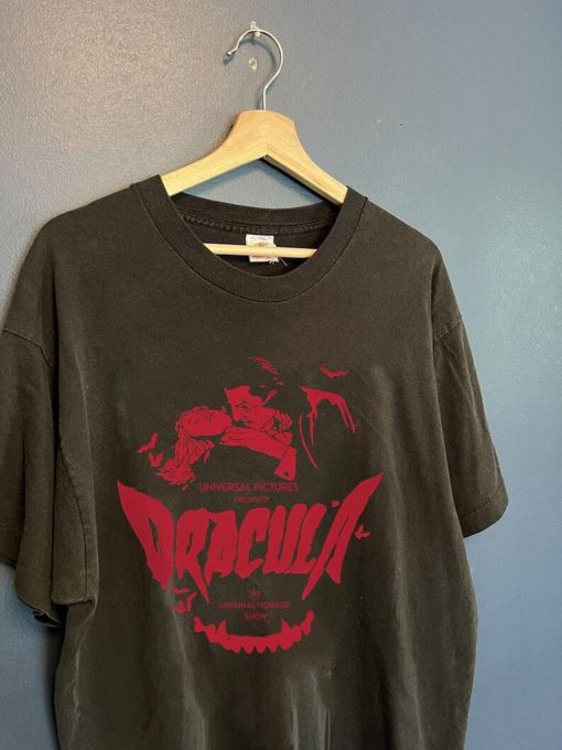 Vintage Halloween Dracula shirt, Vintage Horror Dracula movie 90s Shirt