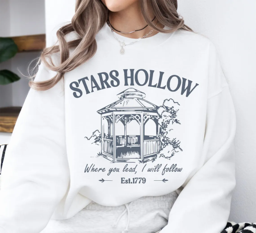 Stars Hollow Sweatshirt, Stars Hollow Connecticut Sweater, Cozy Fall Crewneck, Retro Stars Hollow T Shirt, Fall Outfit