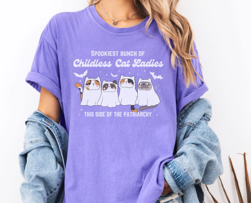 Spooky Childless Cat ladies comfort colors shirt, Halloween cat ghosts for kamala harris and walz, vote democratic election shirt 2024