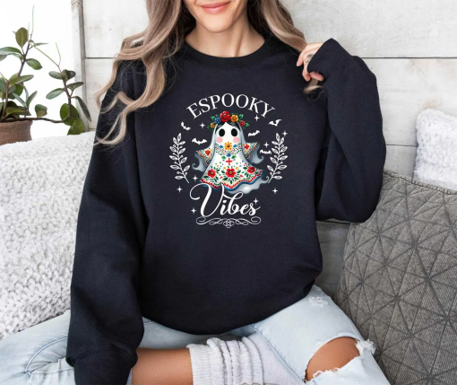 Mexican Ghost Sweatshirt, Espooky Vibes Fantasma Graphic Tee Spooky Season Mexicana Halloween Gift Latina Mom Tshirt Retro Mexico Sweater