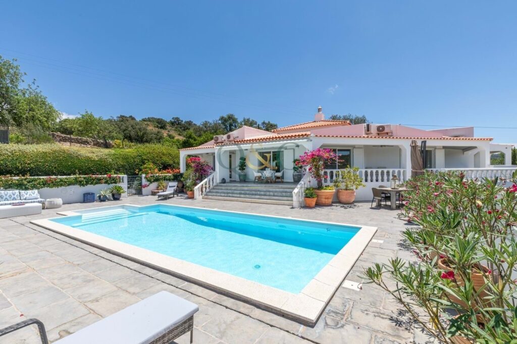 villa for Sale in são brás de alportel