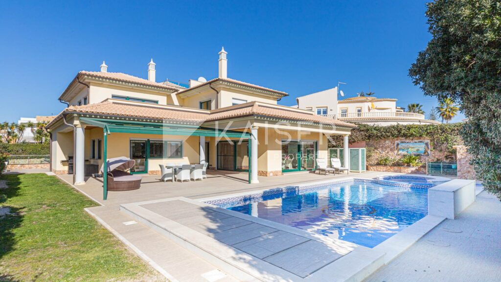 Villa for sale in albufeira