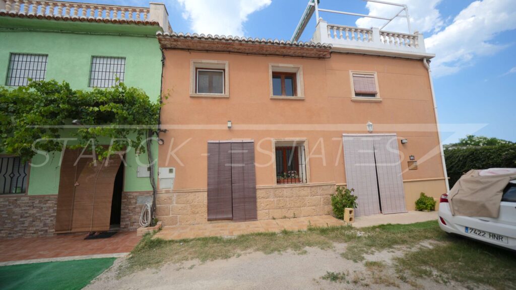 town house for sale in oliva