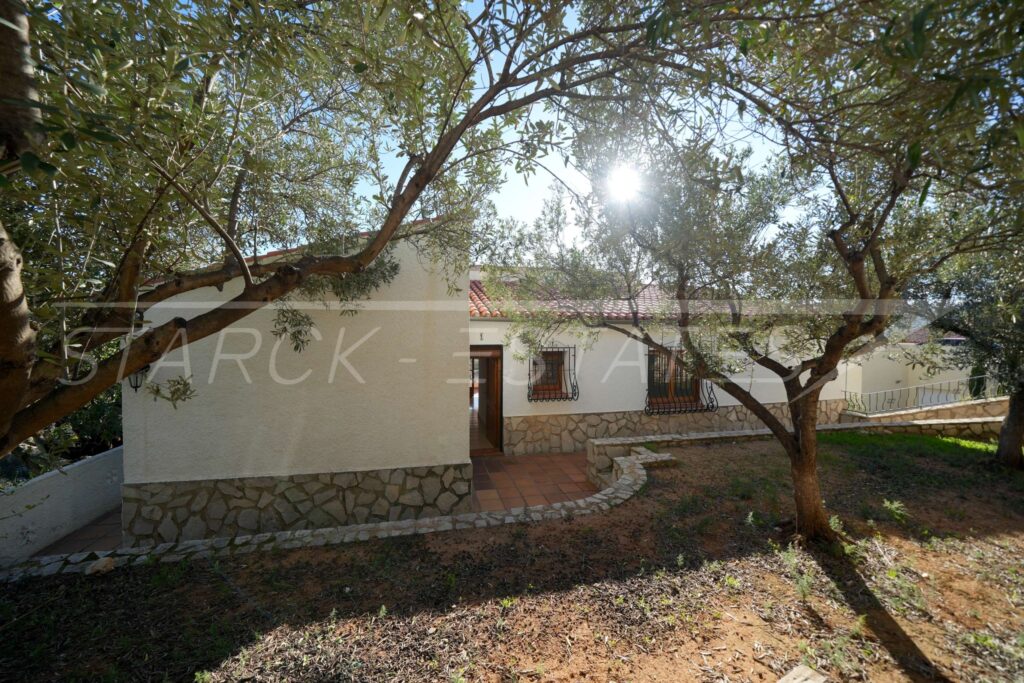 villa for sale in sanet y negrals