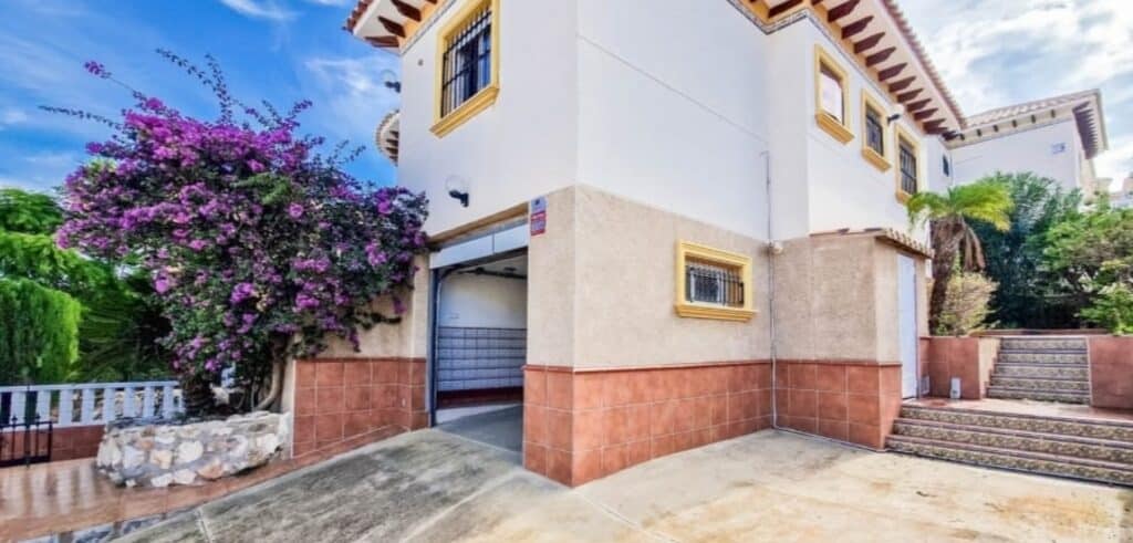 Villa for sale in orihuela costa