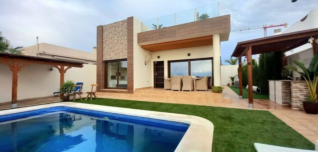 Villa for sale in rojales