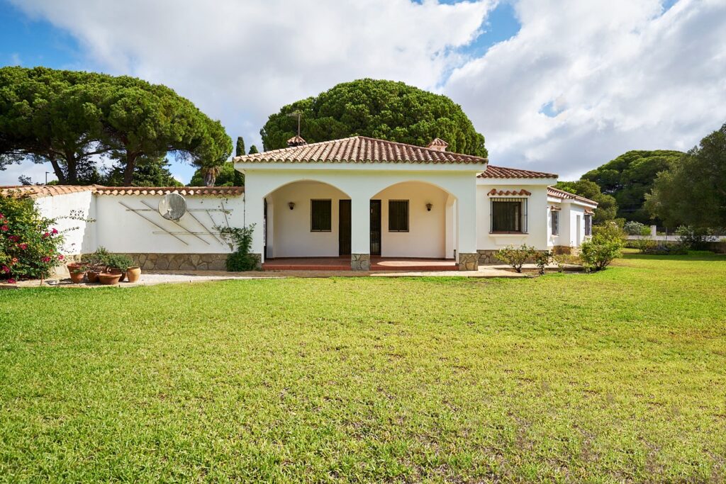 villa for sale in chiclana de la frontera