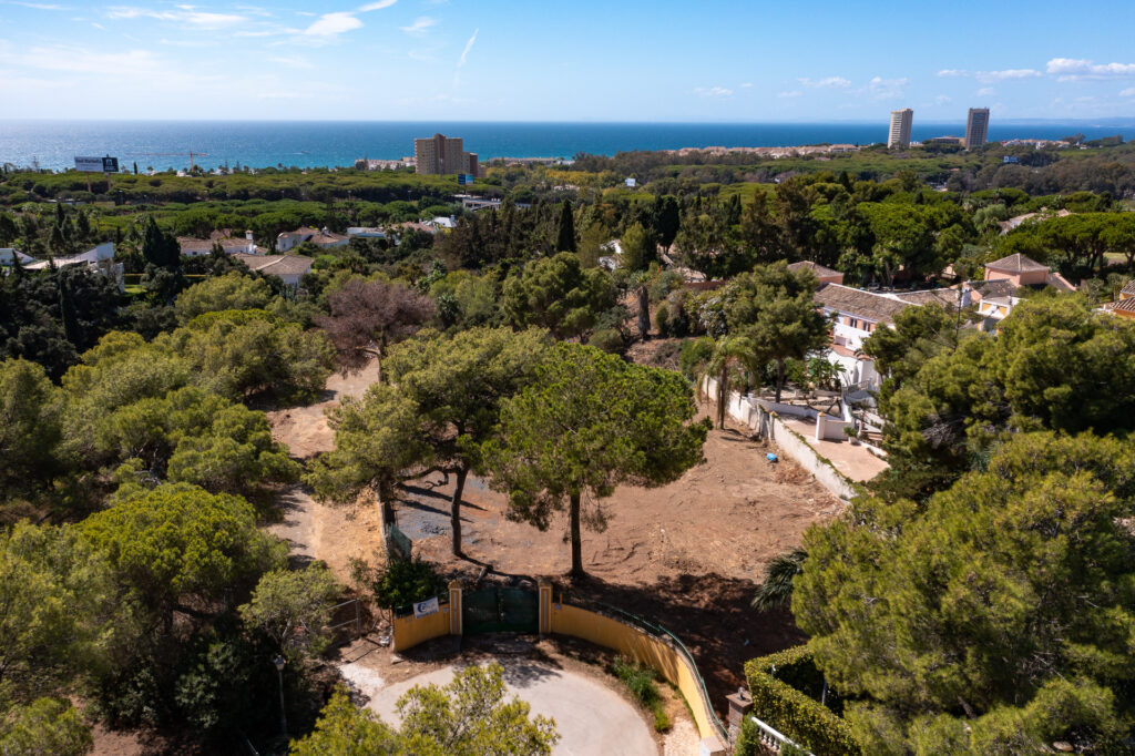 plot in Marbella Este