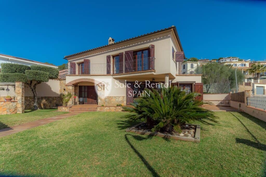 villa for sale in blanes